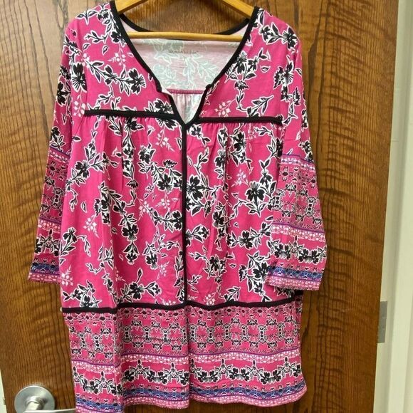 Woman within black and pink casual knit floral boho tunic top - Picture 7 of 7